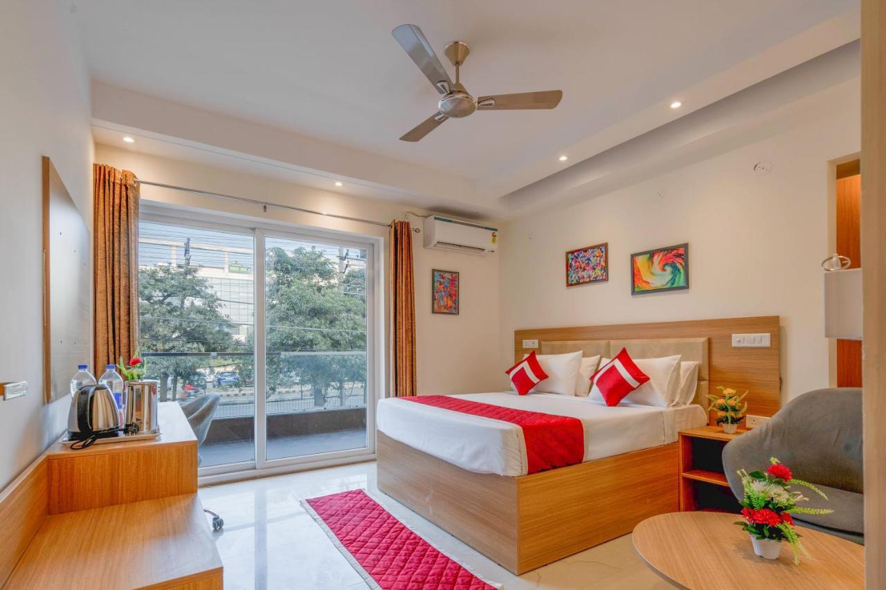 Octave Nirvana Suites Gurgaon Exterior foto