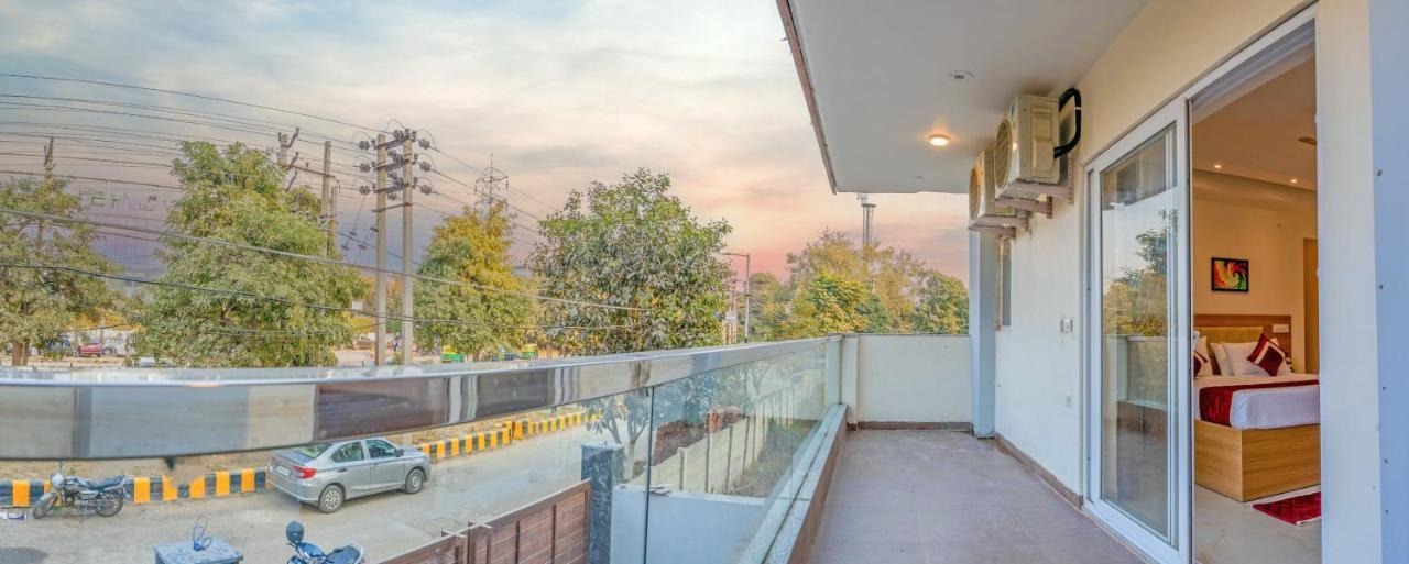 Octave Nirvana Suites Gurgaon Exterior foto